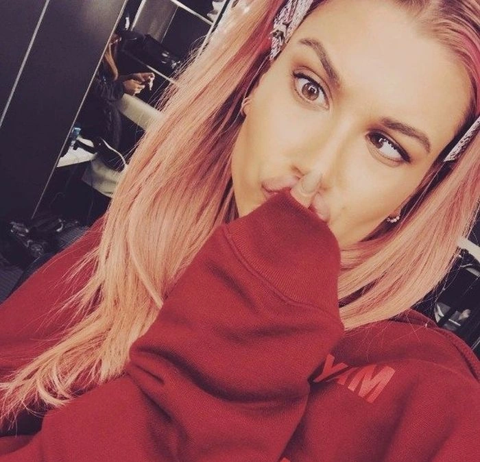 Дівчата вигинаються (36 фото) – фото 12