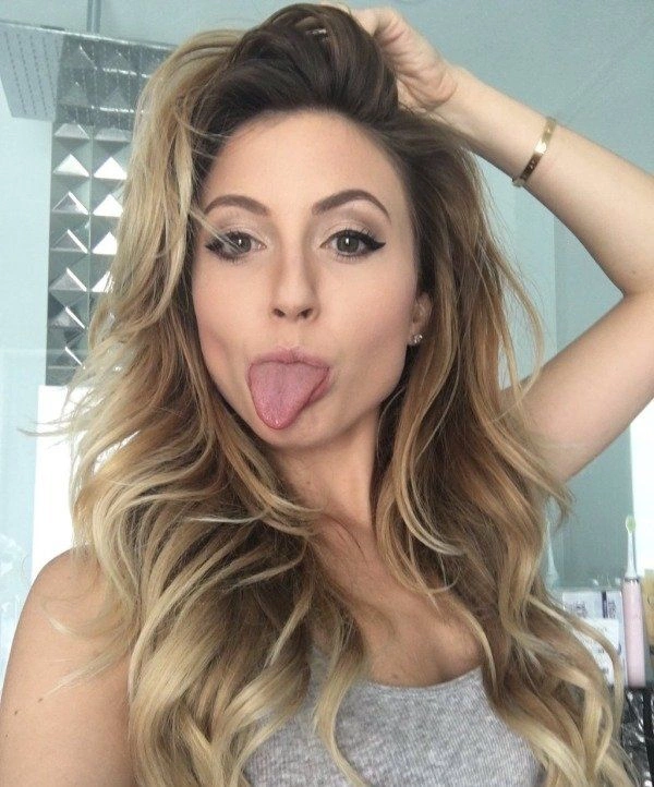 Дівчата вигинаються (36 фото) – фото 17