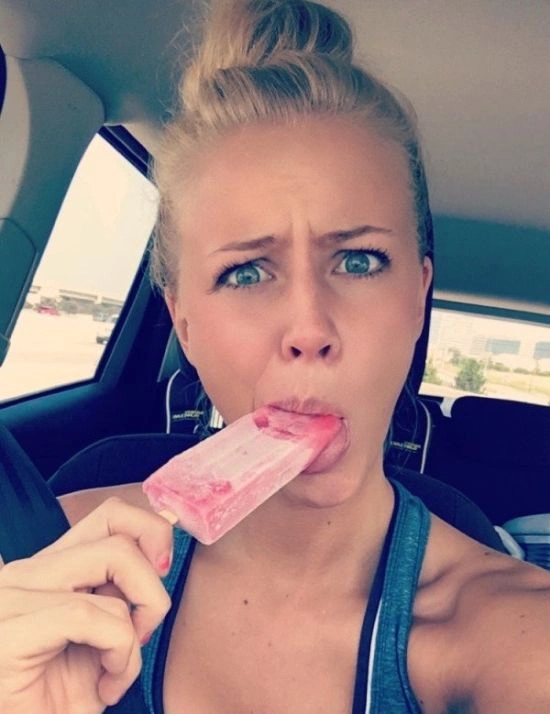 Дівчата вигинаються (36 фото) – фото 22