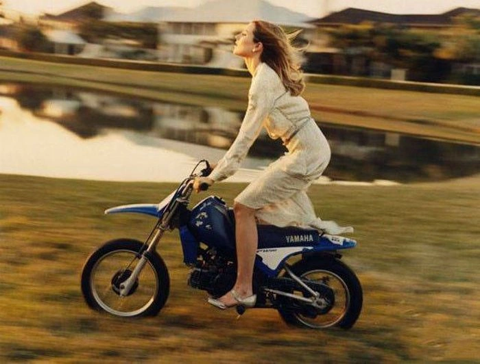 Дівчата та мотоцикли (43 фото) – фото 37