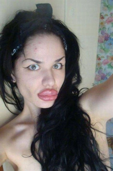 Дівчата, які переборщили з силіконом (45 фото) – фото 14