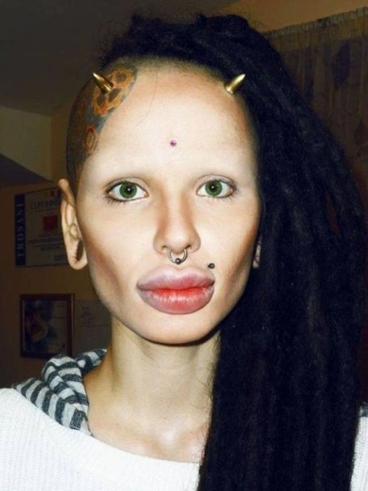 Дівчата, які переборщили з силіконом (45 фото) – фото 21