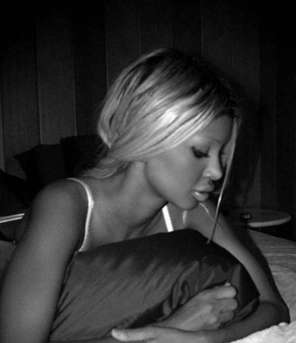 Дівчата, які переборщили з силіконом (45 фото) – фото 25