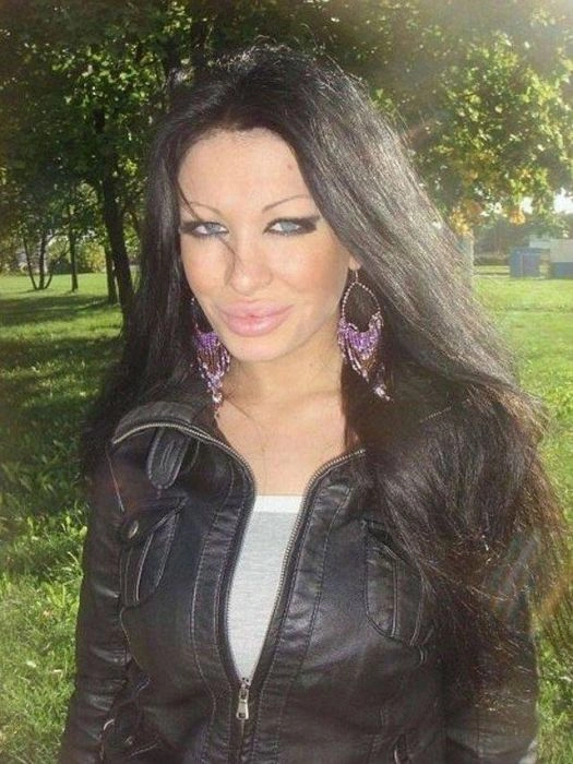 Дівчата, які переборщили з силіконом (45 фото) – фото 28