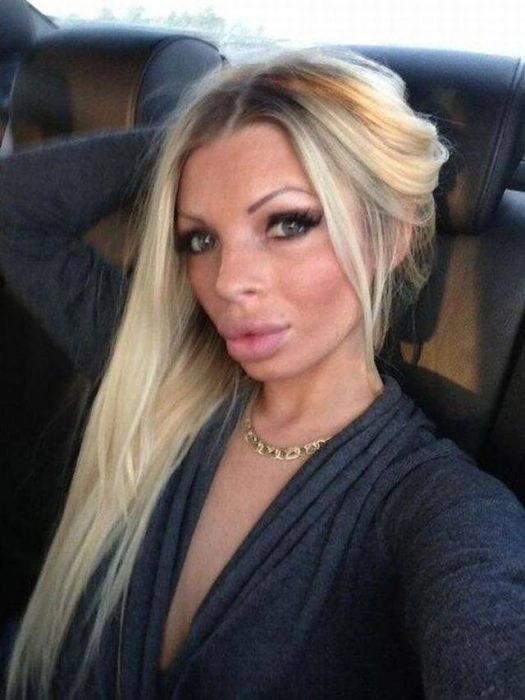 Дівчата, які переборщили з силіконом (45 фото) – фото 31