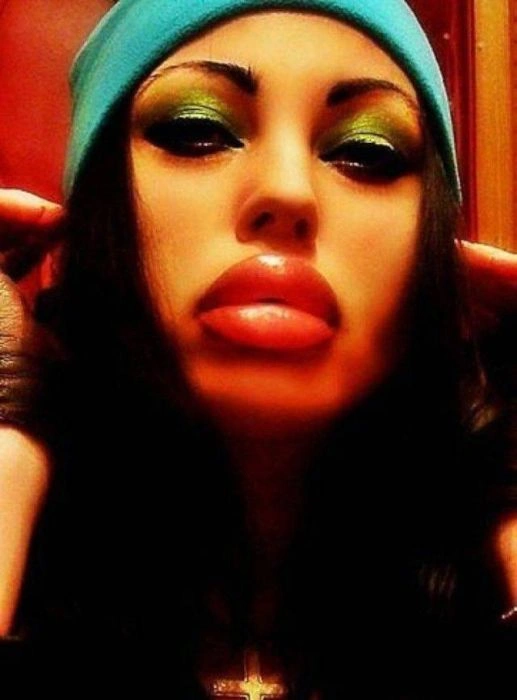 Дівчата, які переборщили з силіконом (45 фото) – фото 36