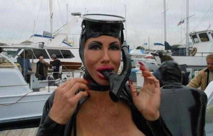 Дівчата, які переборщили з силіконом (45 фото) – фото 41