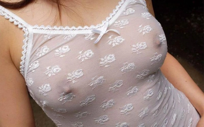 Дівчата, які не люблять бюстгальтери (40 фото) – фото 2