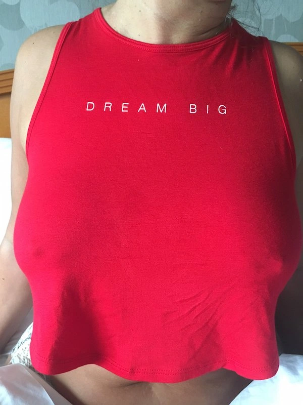 Дівчата, які не люблять бюстгальтери (40 фото) – фото 15