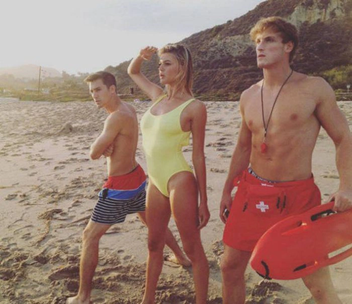 Модель Келлі Рорбах зіграла роль Памели Андерсон у фільмі "Спасателі з Малібу" (24 фото) – фото 19