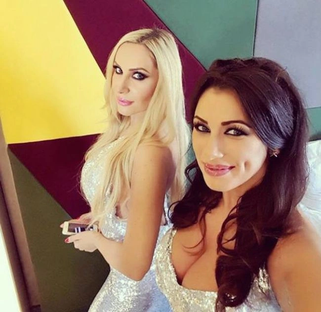 Чарівна румунська телеведуча Роксана Ванча (29 фото) – фото 3