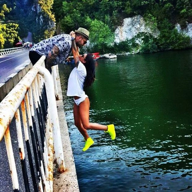 Чарівна румунська телеведуча Роксана Ванча (29 фото) – фото 17