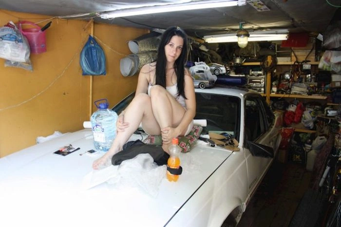 Незвичайний постійний відвідувач гаражного кооперативу (15 фото) – фото 2