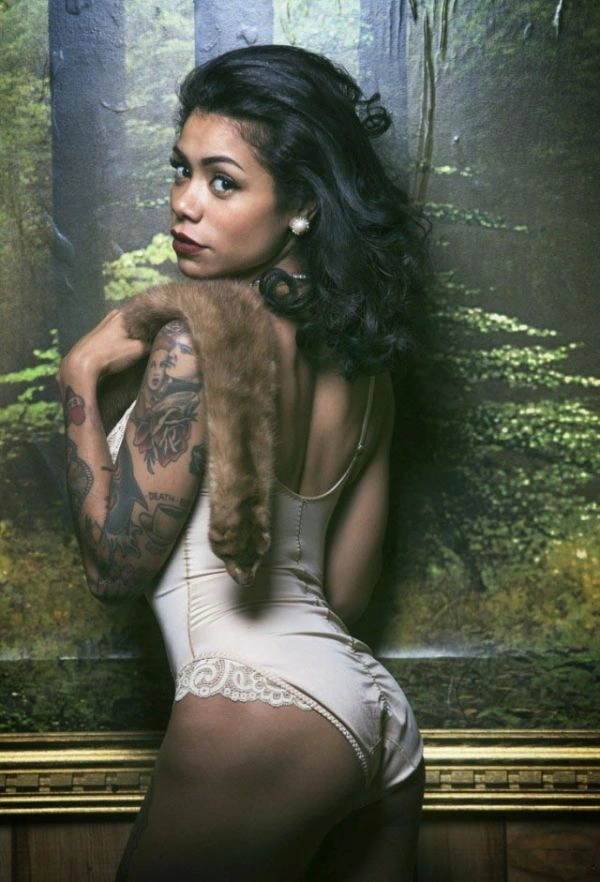 Колишня мормонка стала найнезвичайнішим ковзачем мечів у світі (17 фото) – фото 14