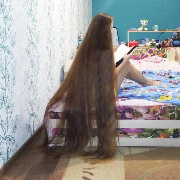 Західні ЗМІ назвали росіянку Дар'ю Губанову "живою Рапунцель" (17 фото + відео) – фото 9