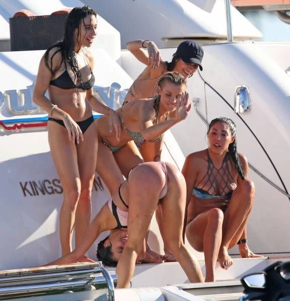 Смішні дівчата. Частина 56 (64 фото) – фото 47