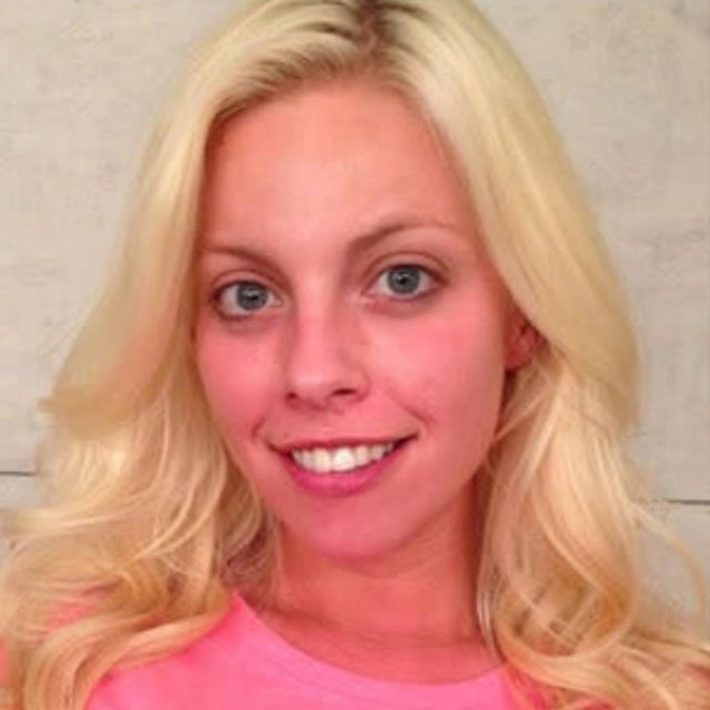 Порнозвізди без макіяжу перед зйомками (30 фото) – фото 3