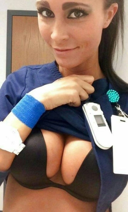 Зачаровуючі декольте дівчат (29 фото) – фото 24