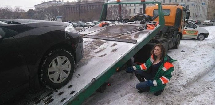 Евакуатор, якому не шкода залишити авто на штрафмайданчику (3 фото) – фото 2