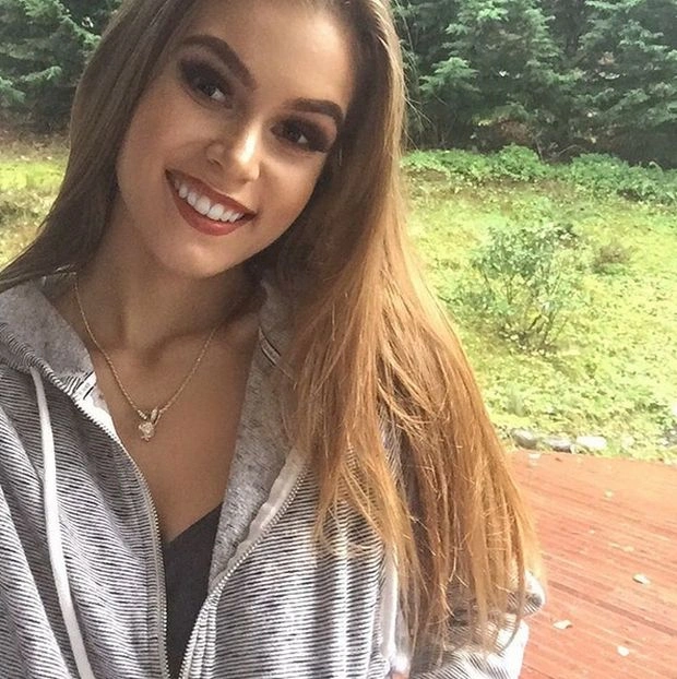 Емберлейт Вест та Крісті Гаррет стануть останніми "дівчатами місяця" журналу Playboy (20 фото)