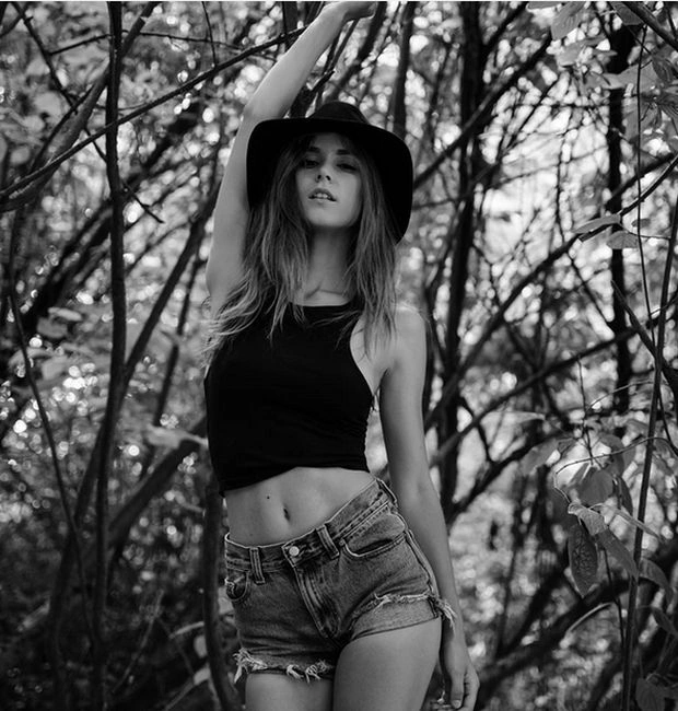 Емберлейт Вест та Крісті Гаррет стануть останніми "дівчатами місяця" журналу Playboy (20 фото) – фото 7