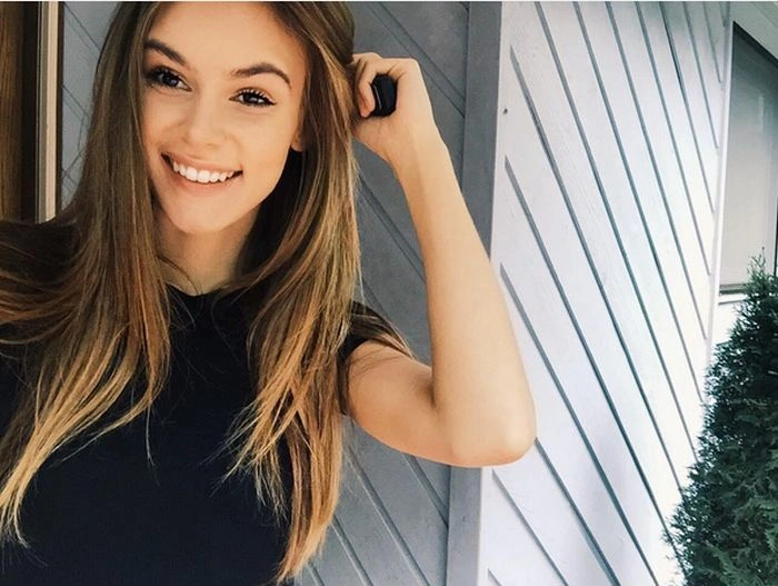 Емберлейт Вест та Крісті Гаррет стануть останніми "дівчатами місяця" журналу Playboy (20 фото) – фото 8