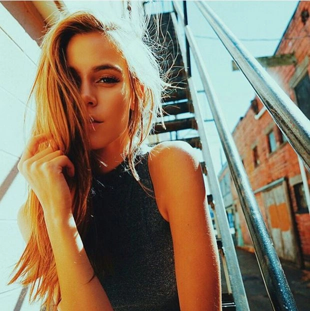 Емберлейт Вест та Крісті Гаррет стануть останніми "дівчатами місяця" журналу Playboy (20 фото) – фото 10