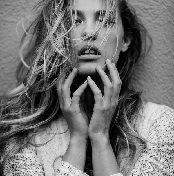 Емберлейт Вест та Крісті Гаррет стануть останніми "дівчатами місяця" журналу Playboy (20 фото) – фото 14