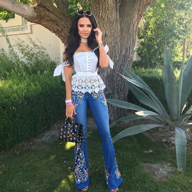 У США набирає популярність модель, схожа на Анджеліну Джолі (15 фото) – фото 6