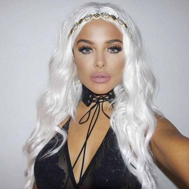 У США набирає популярність модель, схожа на Анджеліну Джолі (15 фото) – фото 15