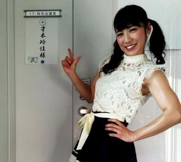 Незвичайна модель з Японії (11 фото) – фото 3