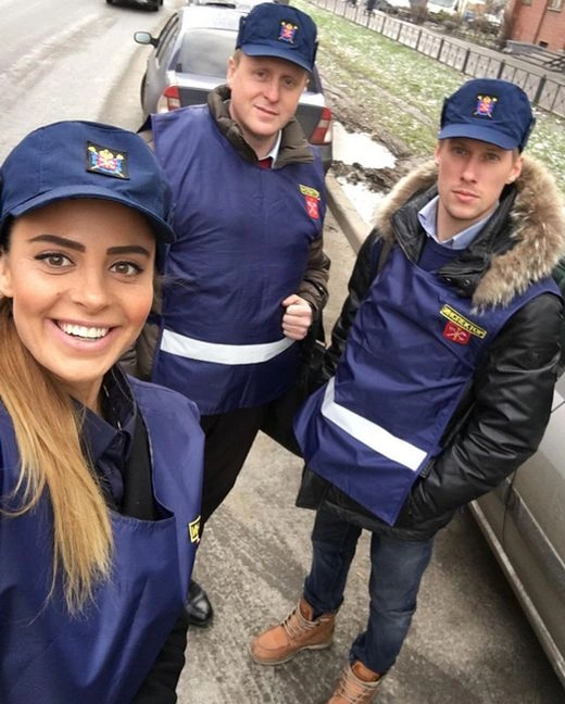 Діджея-госінспектора Елеонору Вербицьку (Елліс Секстон) звільнили через занадто сексуальну поведінку (17 фото) – фото 1