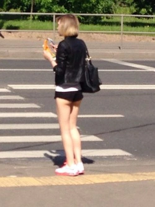 Фото дівчат, які потрапили на сторінки пабліків без їхньої відомості (40 фото) – фото 30