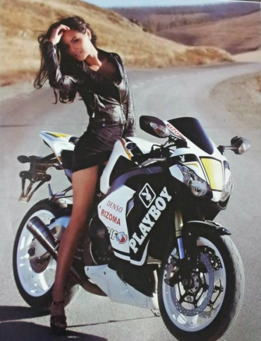 Монгольські дівчата в соціальних мережах (46 фото) – фото 12