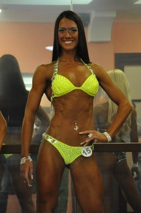 Юлія Детушева стала абсолютною чемпіонкою московського турніру бікіні-фітнес (30 фото) – фото 2