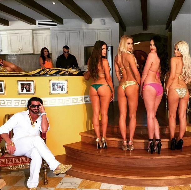 Траверс Бейнон - австралійський втілення Хью Хефнер (24 фото) – фото 7