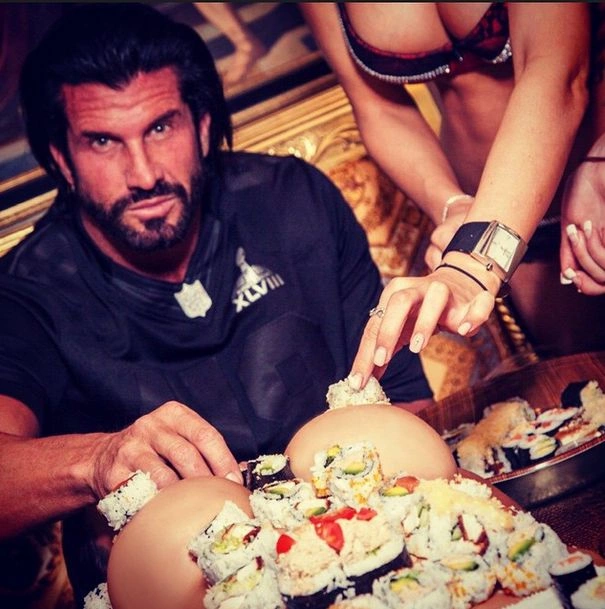 Траверс Бейнон - австралійський втілення Хью Хефнер (24 фото) – фото 23