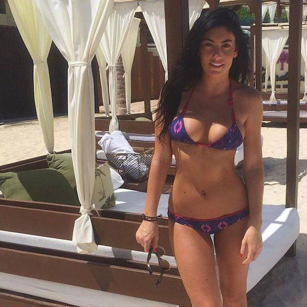 Чарівні дівчата у купальниках відпочивають під променями сонця (40 фото) – фото 19