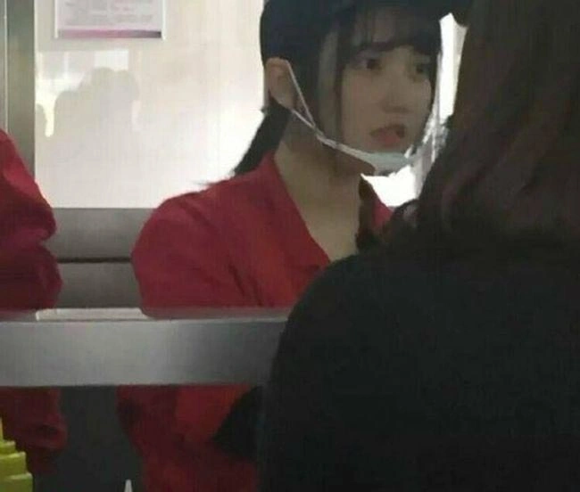 Китайська студентка стала відомою в соцмережах і отримала прізвисько "богиня кафетерію" (4 фото) – фото 3