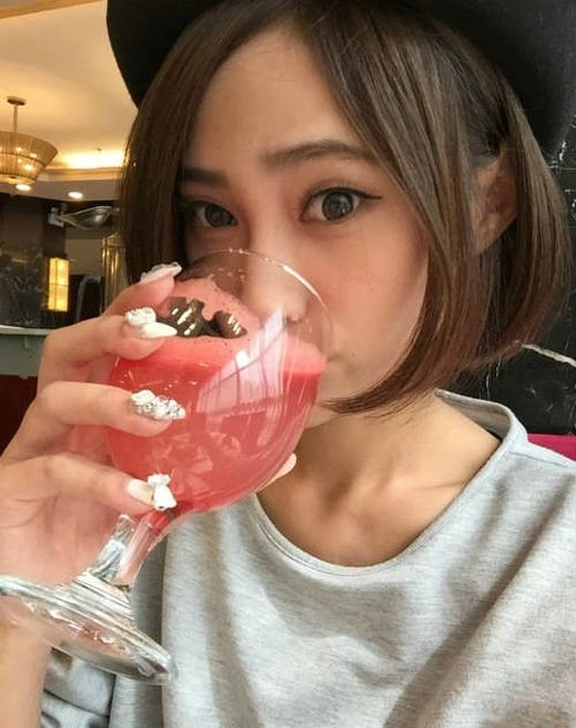 Секс допоможе молодій китаянці побачити країну (14 фото)