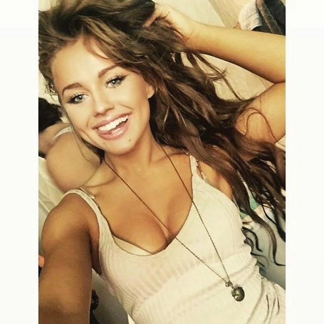 Розі Мак, дублерка Емілії Кларк у еротичних сценах, покинула серіал "Гра престолів" (27 фото) – фото 8