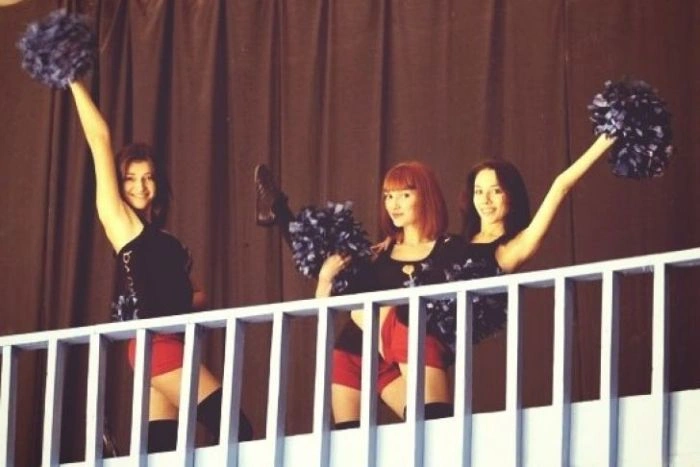 Алтайські чирлідерки влаштували страйк і відмовилися танцювати на матчах хокейного клубу "Алтай" (24 фото) – фото 2