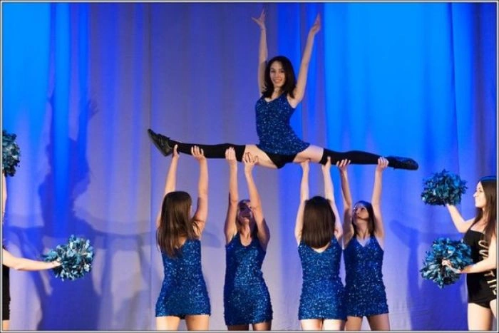 Алтайські чирлідерки влаштували страйк і відмовилися танцювати на матчах хокейного клубу "Алтай" (24 фото) – фото 3