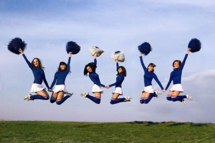 Алтайські чирлідерки влаштували страйк і відмовилися танцювати на матчах хокейного клубу "Алтай" (24 фото) – фото 9