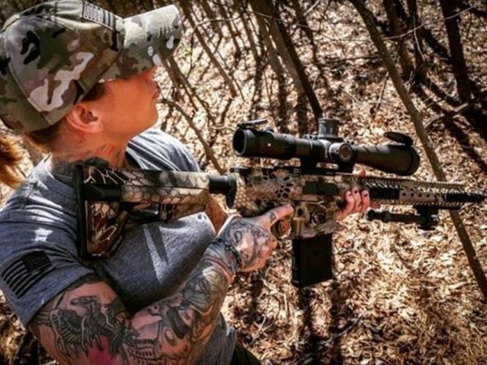 Дівчина-ветеран збройних сил США ловить браконьєрів в Африці (23 фото) – фото 15