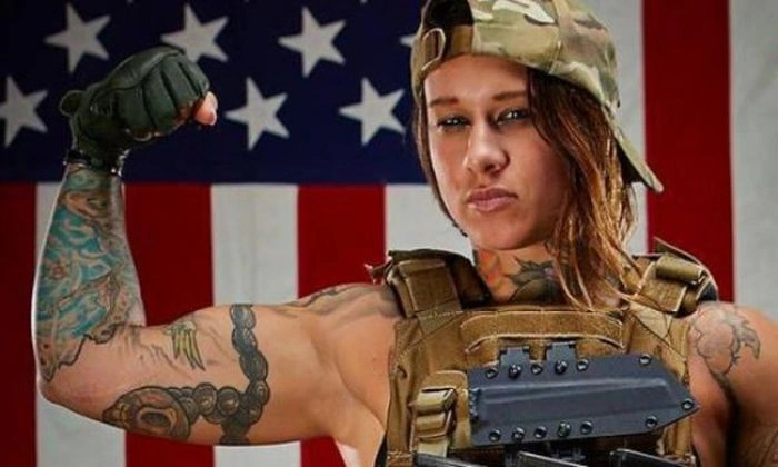 Дівчина-ветеран збройних сил США ловить браконьєрів в Африці (23 фото) – фото 18