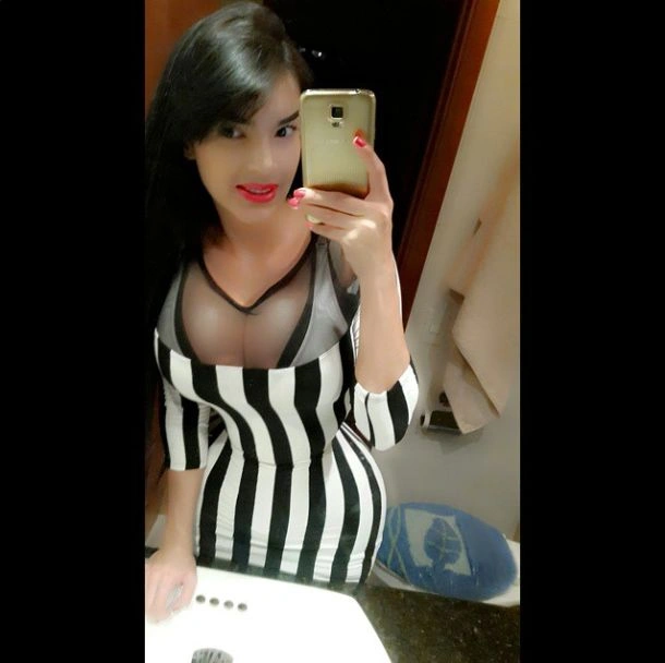 Алейра Авендано з Венесуели не розлучається з корсетом навіть уві сні (24 фото) – фото 18