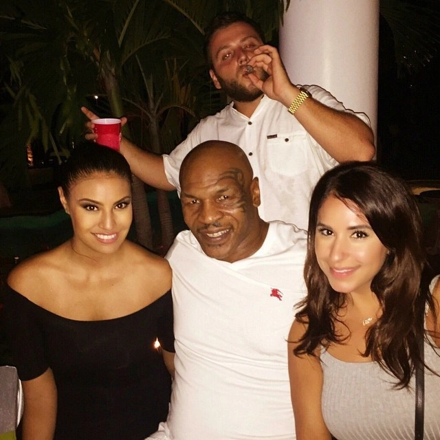 Канадська модель Ешлі Бернем стала переможницею конкурсу "Міс Всесвіт-2015" (16 фото) – фото 4