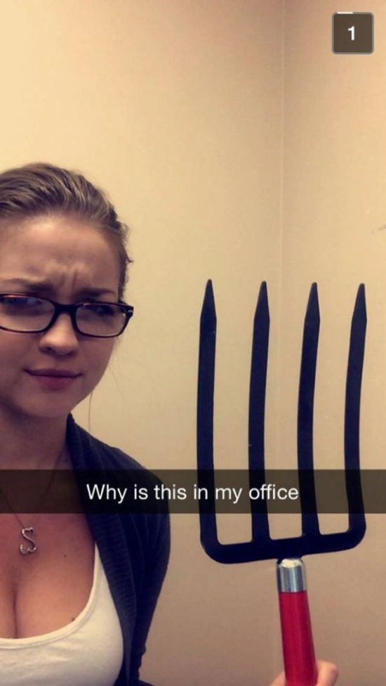 Дівчата, яким було нудно під час робочого часу (47 фото) – фото 9