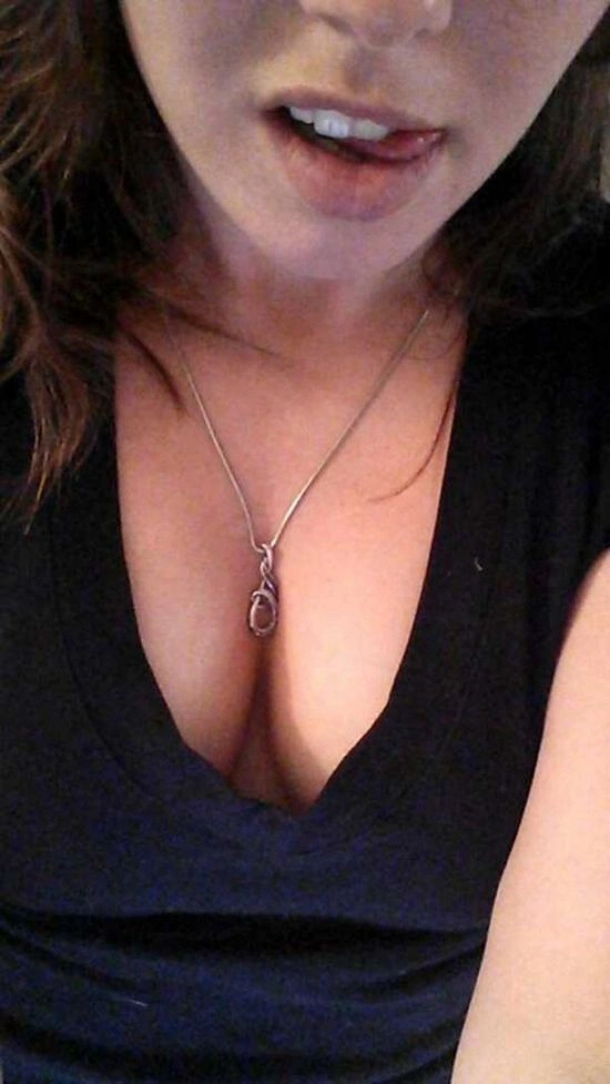 Дівчата, яким було нудно під час робочого часу (47 фото) – фото 13